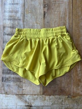 Lululemon Women’s Hottie Hot Shorts size 2
